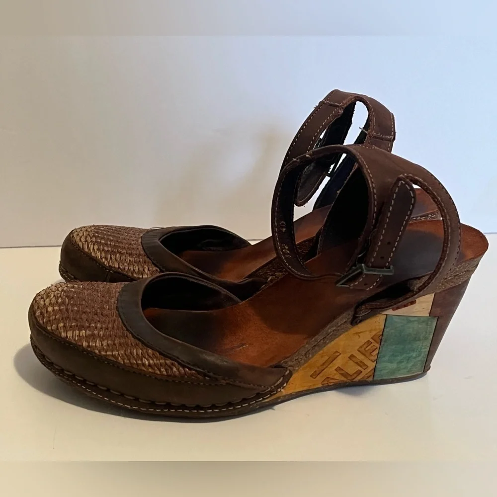 ART Women’s Brown Wedges